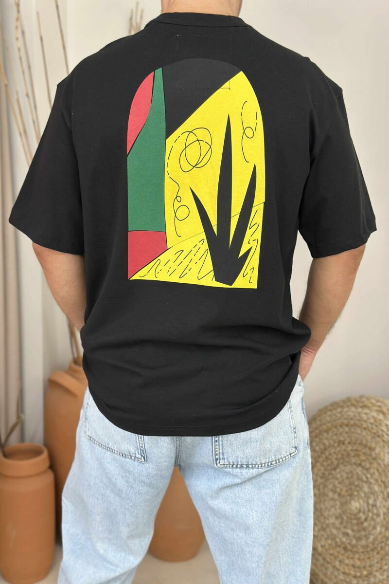 T-SHIRT ME DIZANJ GOLD PËR MESHKUJ NË NGJYRËN E ZEZË - 3
