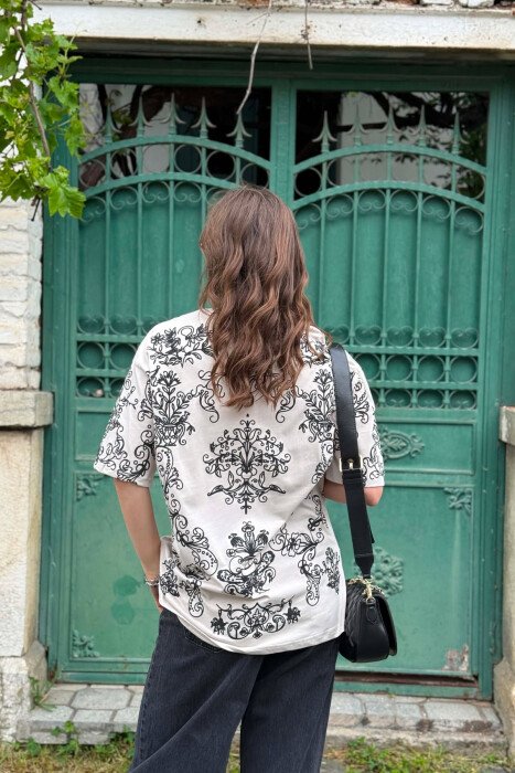 T-SHIRT ME DIZJAN LULESH PER FEMRA NE NGJYRE GRI + 6 PALE ÇORAPE DHURATE - 3