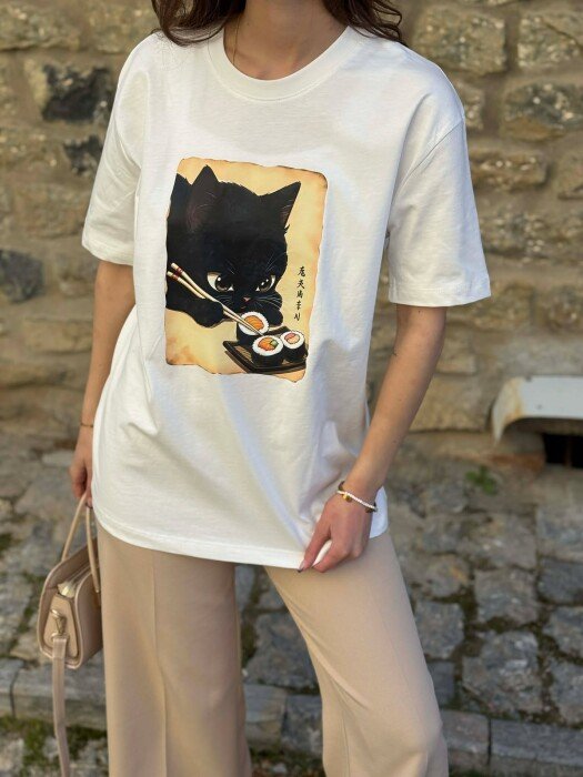 T-SHIRT ME IMAZH NE PJESEN PARA PER FEMRA NE NGJYRE TE BARDHE - 3
