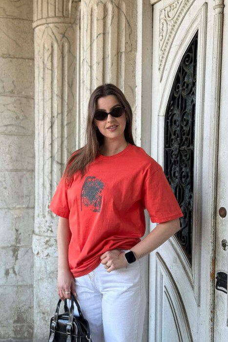 T-SHIRT ME IMAZH PARA & PAS PER FEMRA NE NGJYRE PORTOKALLI + 6 PALE ÇORAPE DHURATE - 1