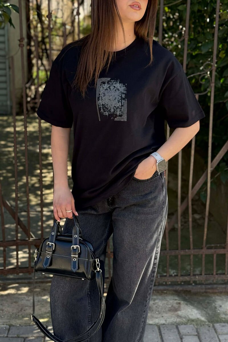 T-SHIRT ME IMAZH PARA & PAS PER FEMRA NE NGJYRE TE ZEZE + 6 PALE ÇORAPE DHURATE - 3