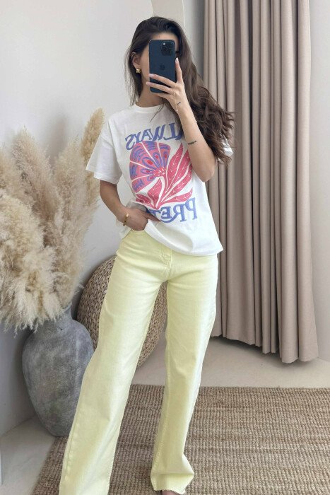 T-SHIRT ME IMAZH PËR FEMRA NË NGJYRËN E BARDHË - KLAUDIO FASHION