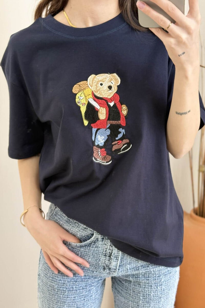 T-SHIRT ME IMAZHIN E ARUSHIT PËR FEMRA NË NGJYRËN BLU - 3
