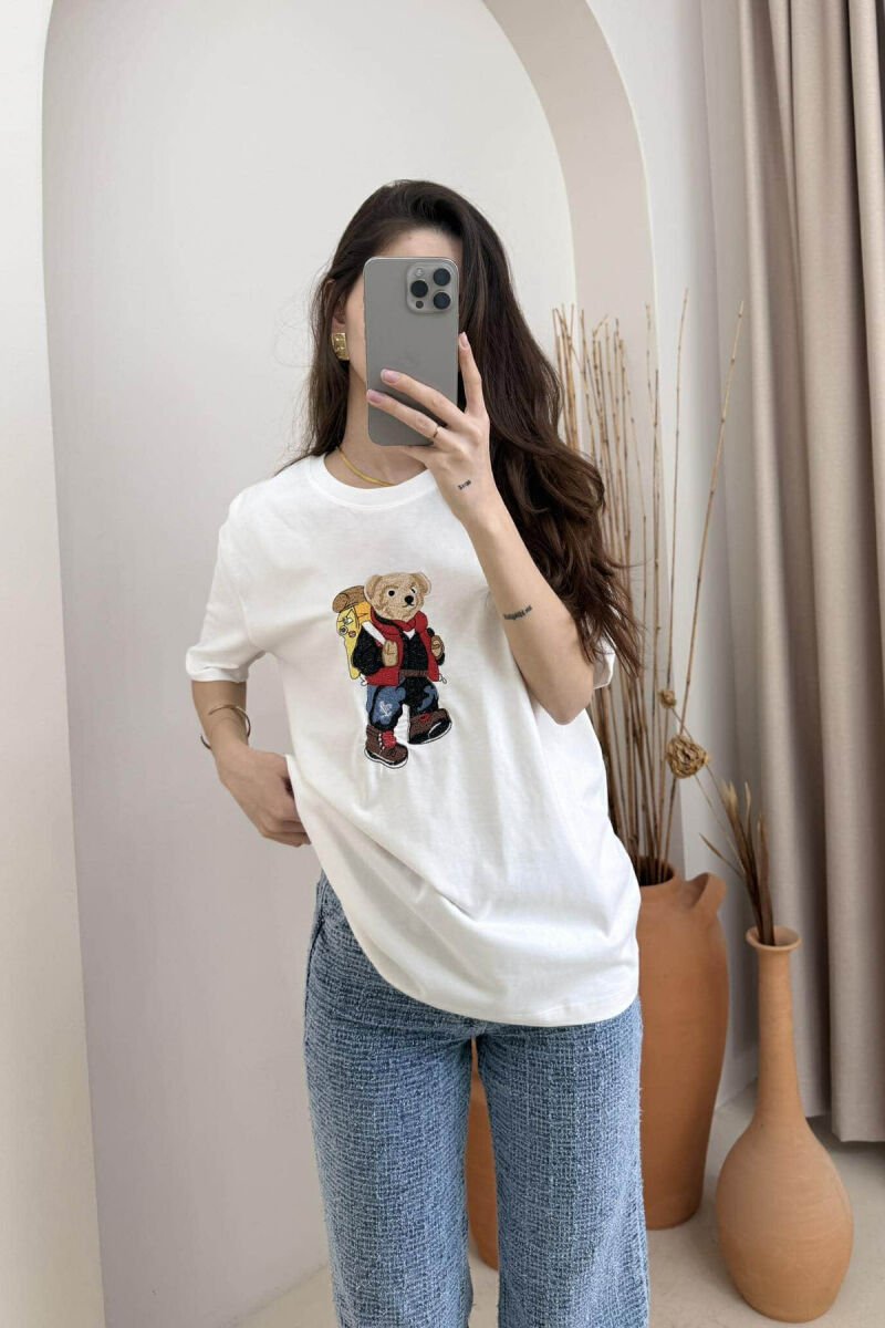 T-SHIRT ME IMAZHIN E ARUSHIT PËR FEMRA NË NGJYRËN E BARDHË - 3