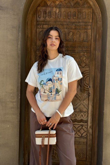 T-SHIRT ME IMAZHIN E SANTORINIT PËR FEMRA NË NGJYRËN E BARDHË - 5