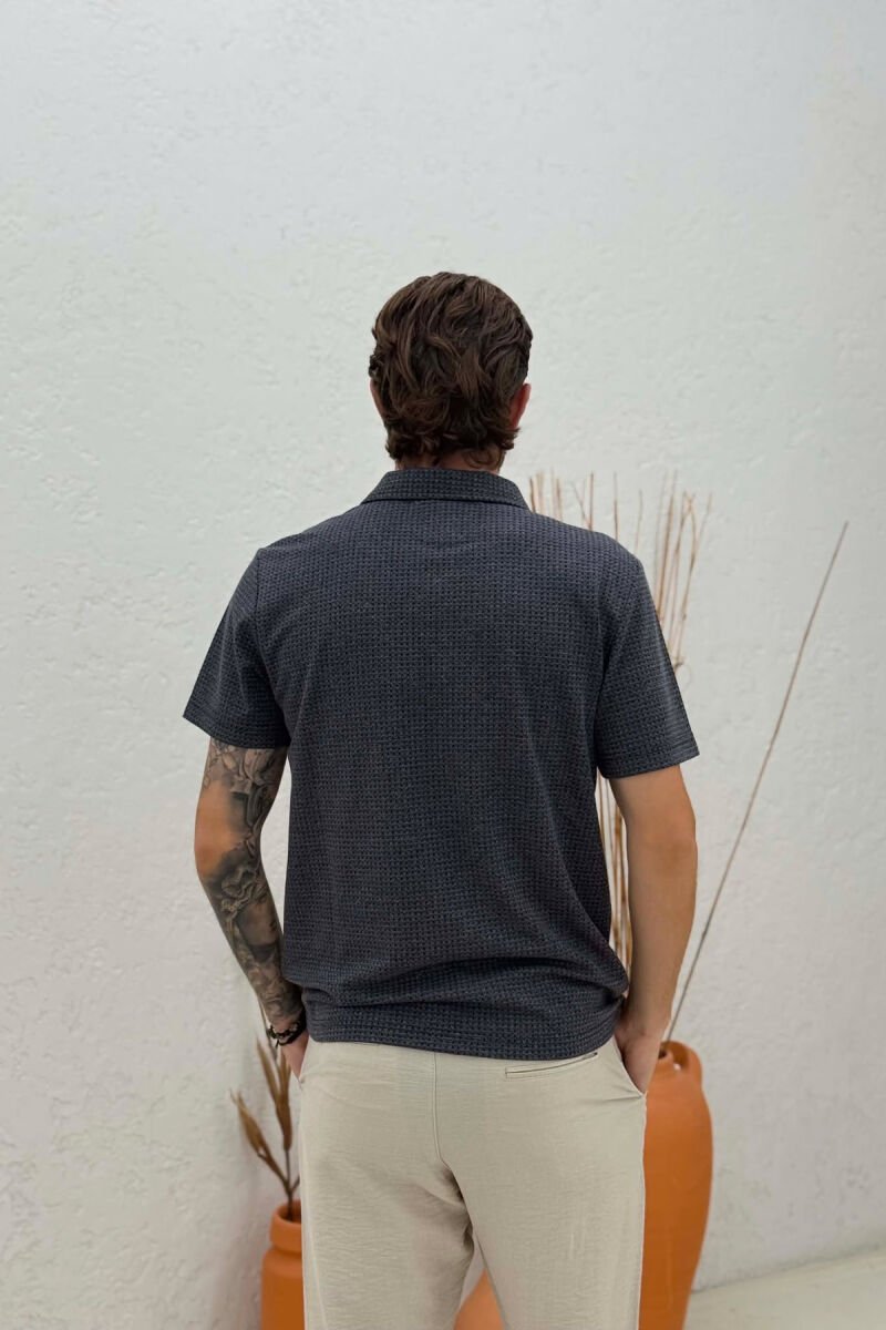 T-SHIRT ME JAKE POLO PER MESHKUJ NE NGJYRE GRI TE ERRET - 2