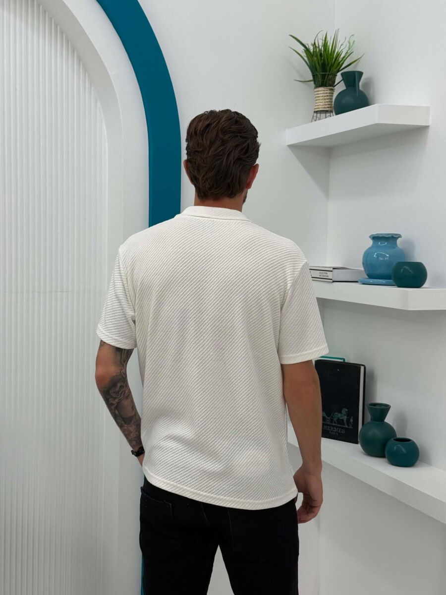 T-SHIRT ME JAKE POLO I TEKSTURUAR NE NGJYRE TE BARDHE - 4