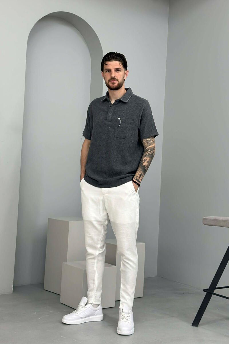 T-SHIRT ME JAKË POLO ME DETAJIN E XHEPIT PËR MESHKUJ NË NGJYRËN GRI - 2