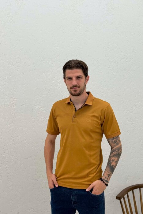 T-SHIRT ME JAKE POLO NJE NGJYRESH PER MESHKUJ NE NGJYRE KAFE - 1