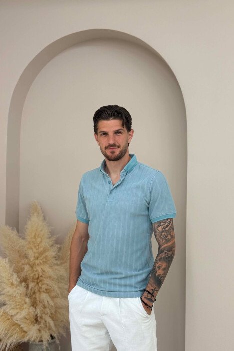 T-SHIRT ME JAKE POLO PER MESHKUJ NE NGJYRE BLU TE ZBARDHUR - 1
