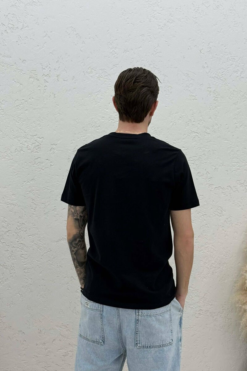 T-SHIRT ME JAKE RRETHORE PER MESHKUJ NE NGJYRE TE ZEZE - 4