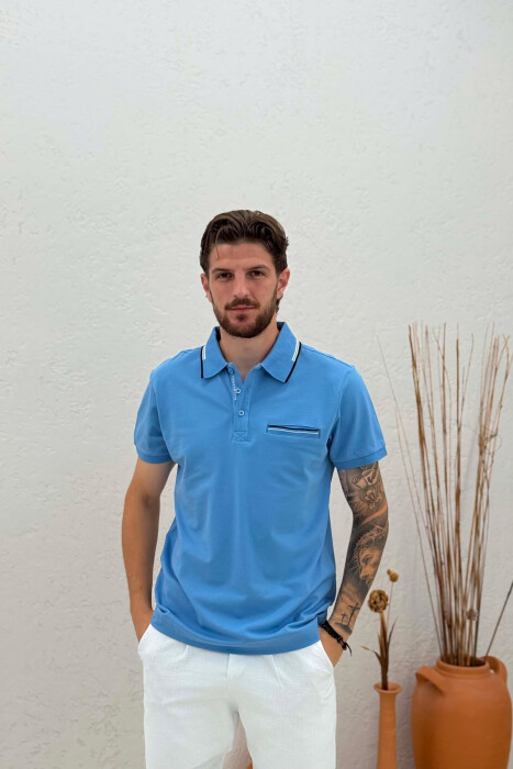 T-SHIRT ME JAKE POLO PER MESHKUJ NE NGJYRE BLU TE ZBARDHUR 