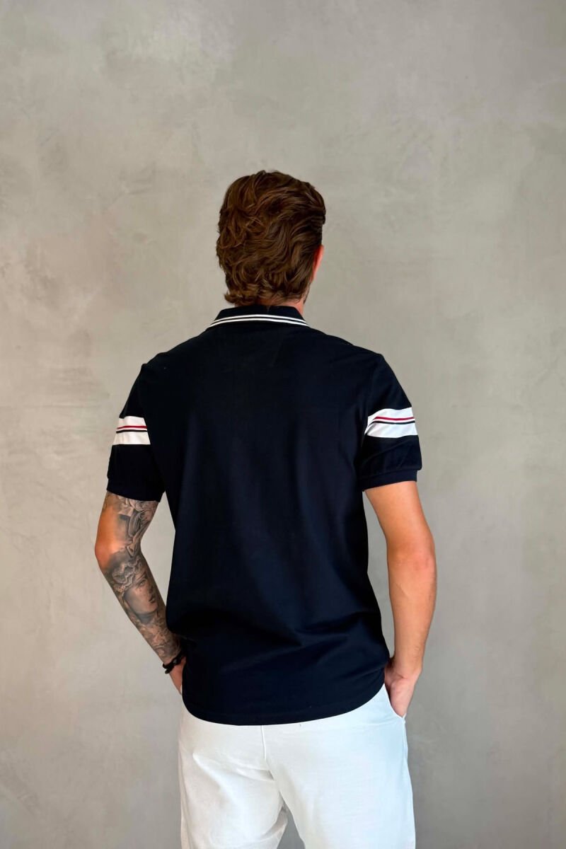 T-SHIRT ME JAKE POLO PER MESHKUJ NE NGJYRE BLU TE ERRET - 4