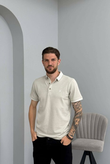 T-SHIRT ME JAKE POLO PER MESHKUJ NE NGJYRE GRI TE ZBARDHUR - 1