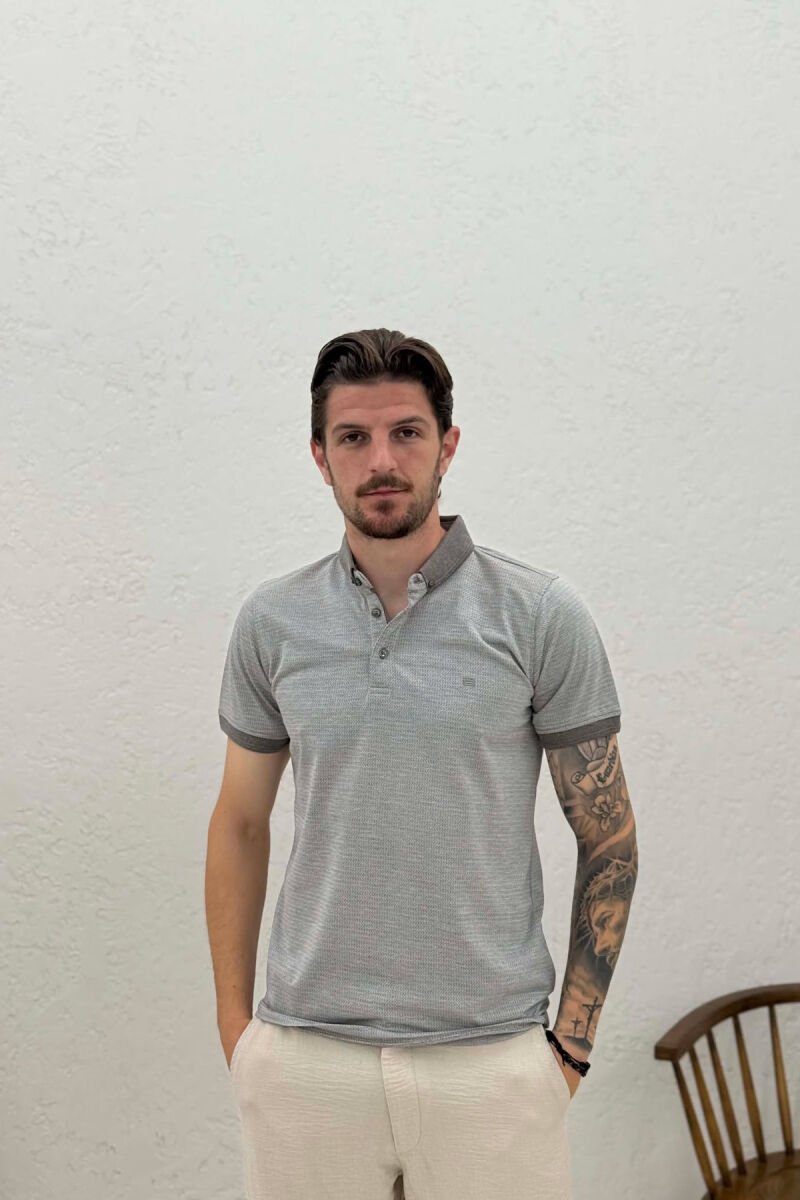 T-SHIRT ME JAKE POLO PER MESHKUJ NE NGJYRE GRI - 1
