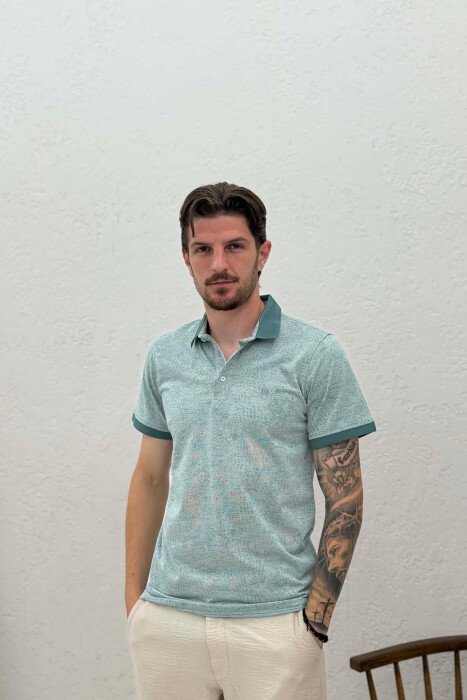 T-SHIRT ME JAKE POLO PER MESHKUJ NE NGJYRE JESHILE TE ZBARDHUR - 1