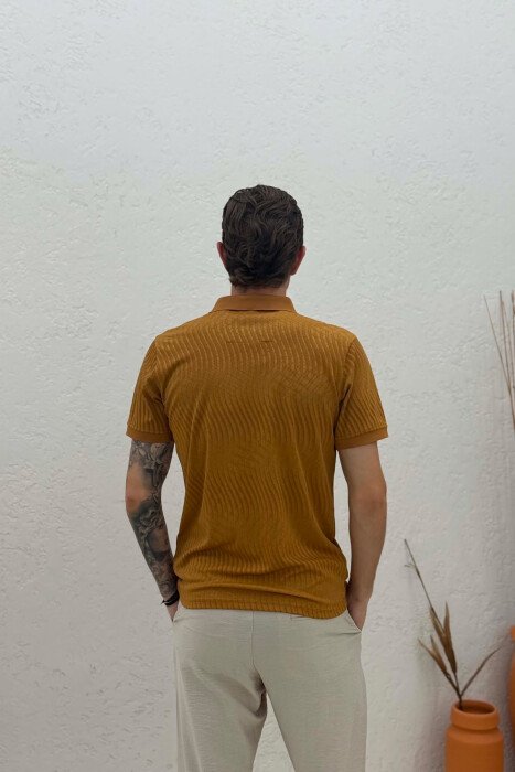 T-SHIRT ME JAKE POLO PER MESHKUJ NE NGJYRE KAFE TE ZBARDHUR - 2