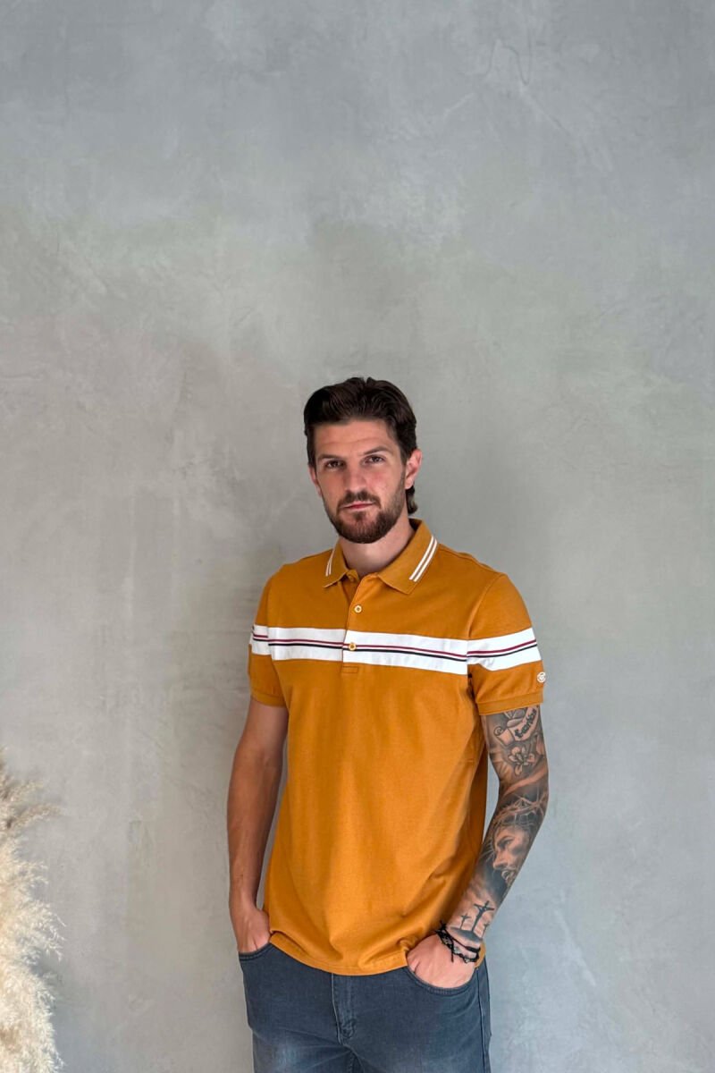 T-SHIRT ME JAKE POLO PER MESHKUJ NE NGJYRE MUSTARDE - 1