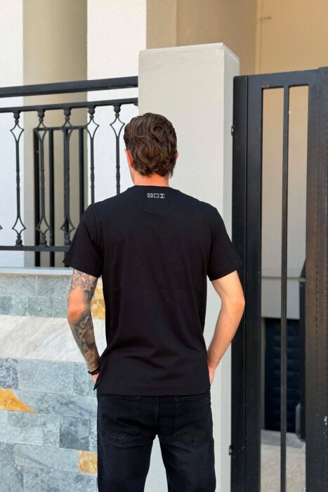 T-SHIRT ME JAKE RRETHORE ME SHKRIME PARA PER MESHKUJ NE NGJYRE TE ZEZE - 3