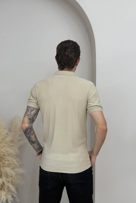 T SHIRT ME JAKE TE RRUMBULLAKET PER MESHKUJ NE NGJYRE BEZHE - 4