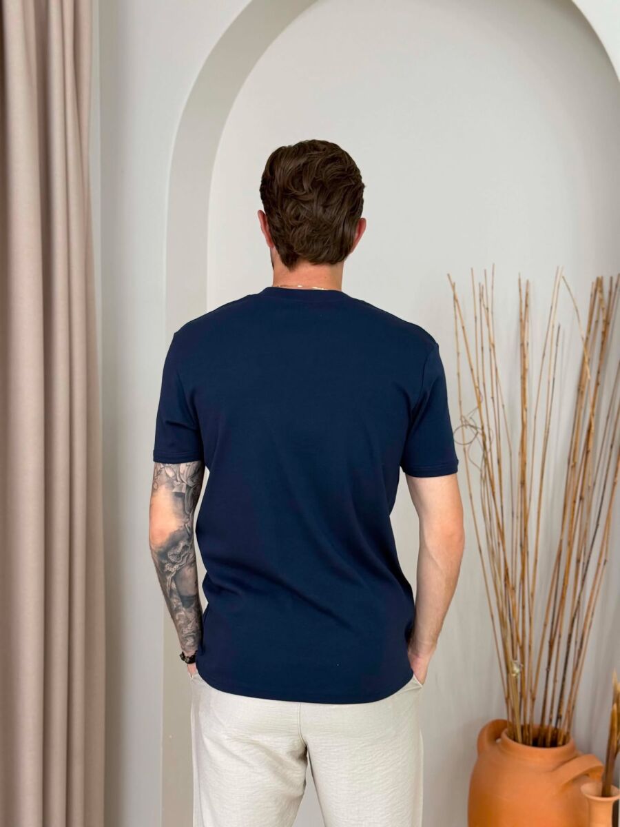 T-SHIRT ME JAKE V PER MESHKUJ NE NGJYRE BLU - 2