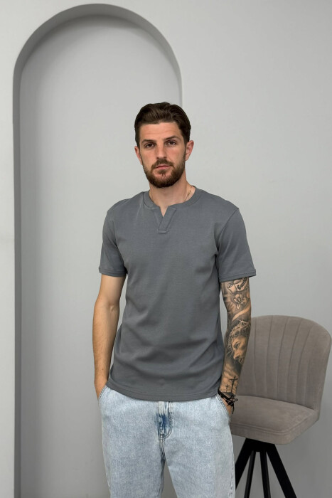 T-SHIRT ME JAKE V PER MESHKUJ NE NGJYRE GRI - KLAUDIO FASHION