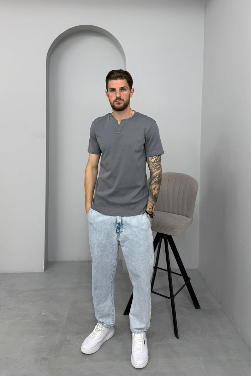 T-SHIRT ME JAKE V PER MESHKUJ NE NGJYRE GRI - 3