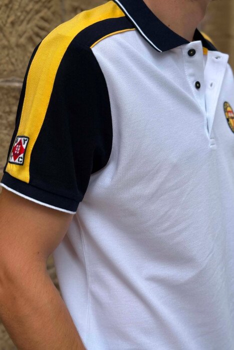 T-SHIRT ME JEKE POLO DHE ME LOGO TE VOGEL PER MESHKUJ NE NGJYRE TE BARDHE ME TE VERDHE - 2