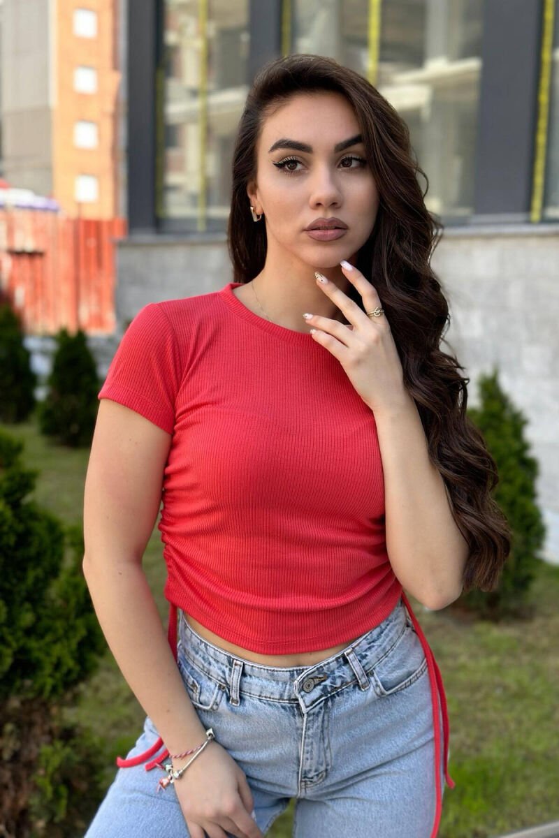 T-SHIRT ME LIDHËSE PËR FEMRA NË NGJYRËN SALMON - 1