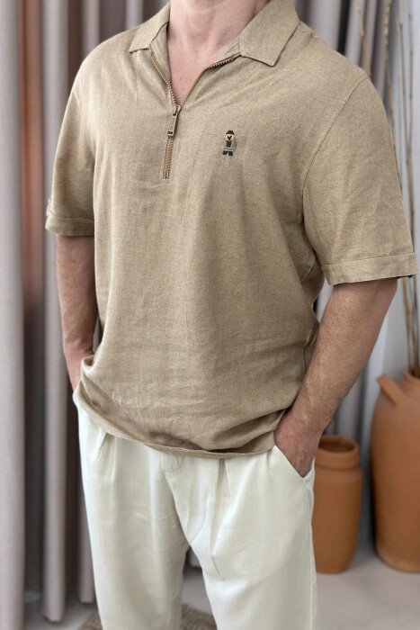 T-SHIRT ME LOGON E ARUSHIT PËR MESHKUJ NË NGJYRËN BEZHË - 2