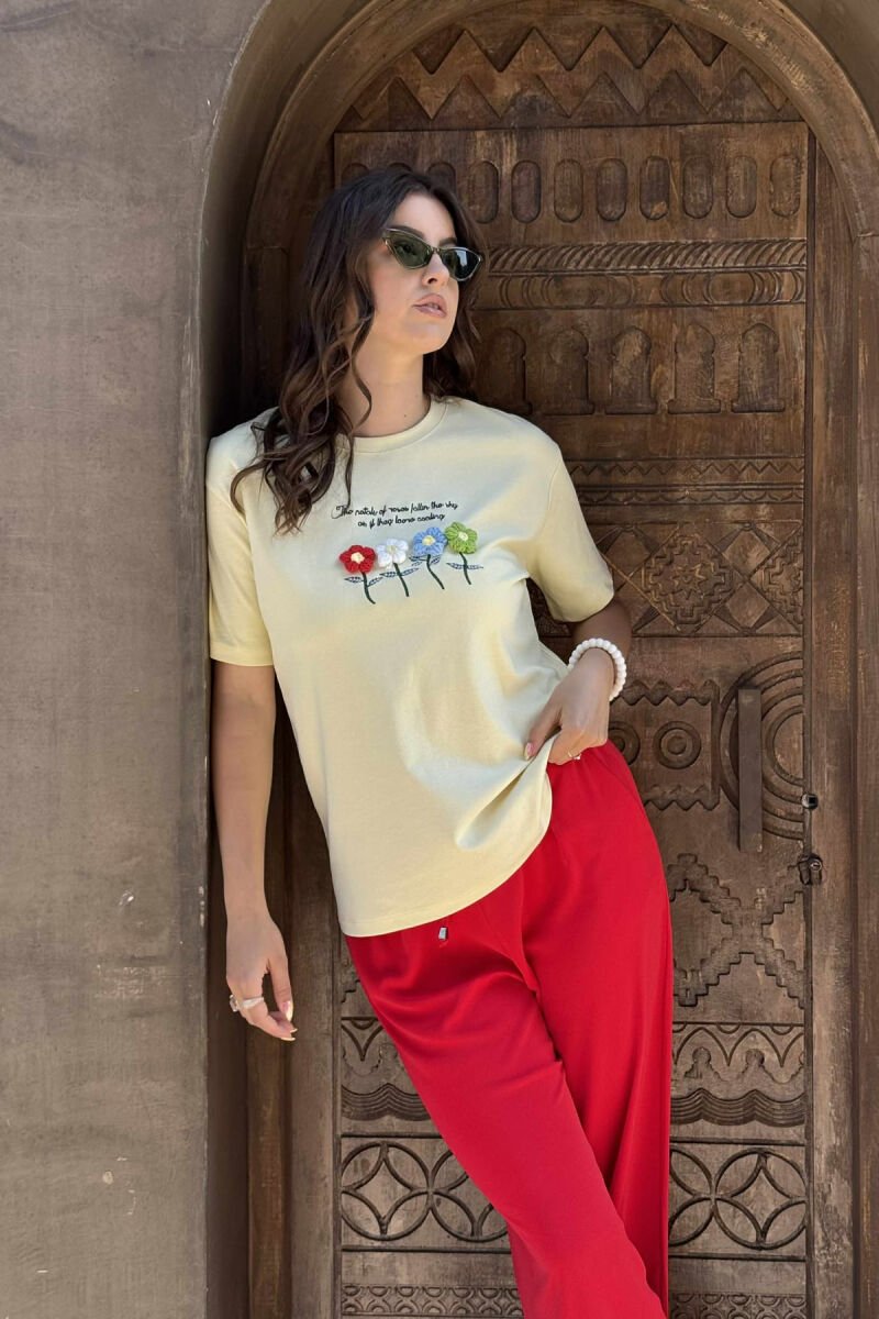 T-SHIRT ME LULE TË QËNDISURA PËR FEMRA NË NGJYRËN E VERDHË - 3