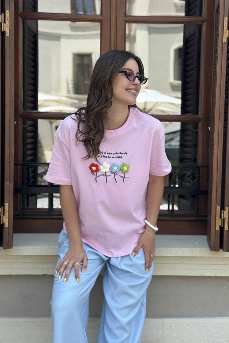 T-SHIRT ME LULE TË QËNDISURA PËR FEMRA NË NGJYRËN ROZË - 2
