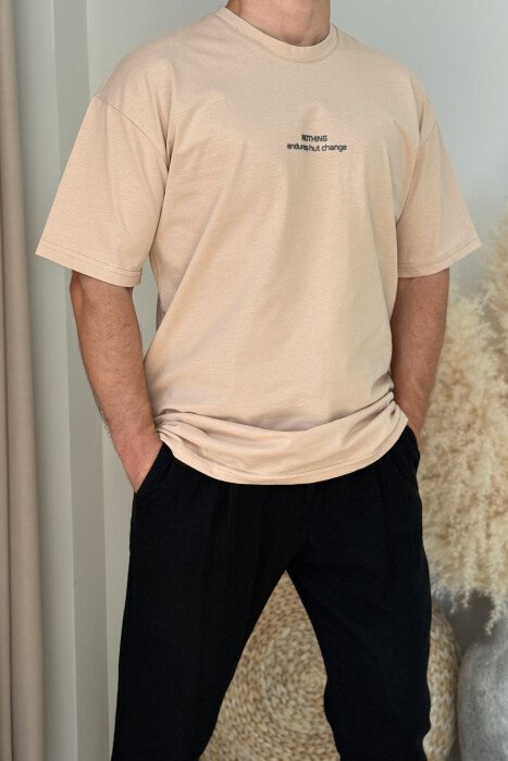 T-SHIRT I THJESHTË ME SHKRIME PËR MESHKUJ NË NGJYRËN BEZHË - 1