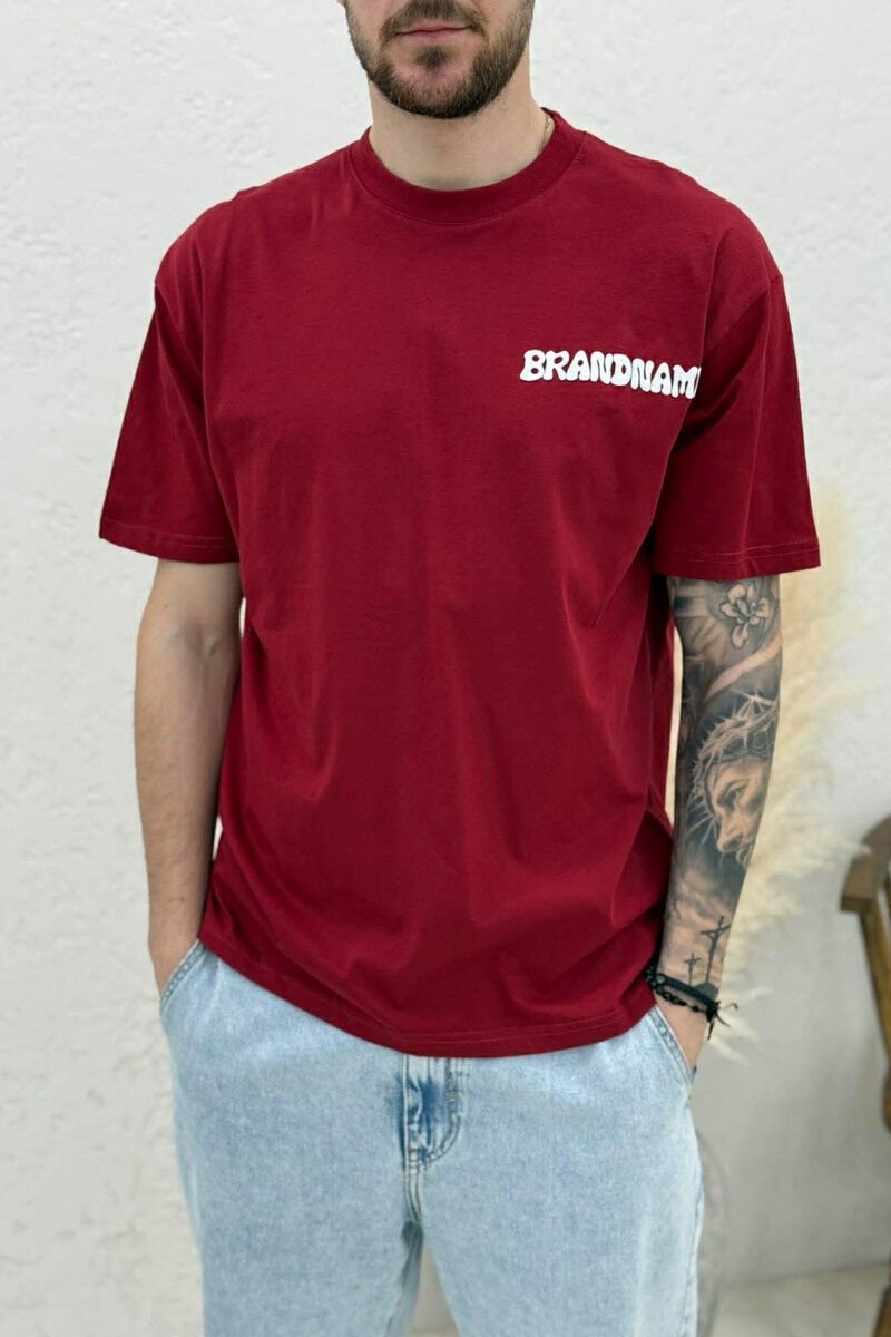 T-SHIRT ME SHKRIME DHE DIZAJN PËR MESHKUJ NË NGJYRËN VISHNJË - 3