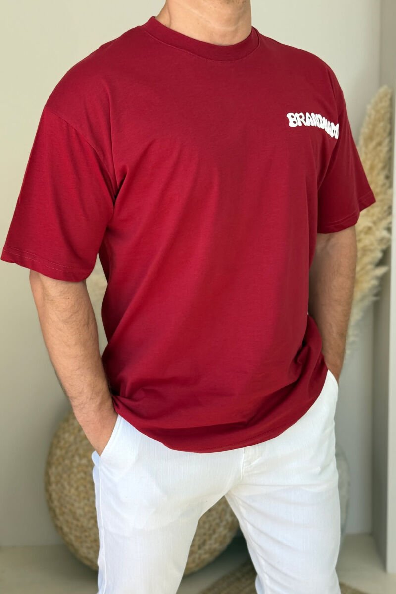 T-SHIRT ME SHKRIME DHE DIZAJN PËR MESHKUJ NË NGJYRËN VISHNJË - 6