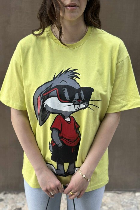 T-SHIRT ME SHKRIME DHE IMAZH PËR FEMRA NË NGJYRËN NEON + NJE PAKETE CORAPE - 3