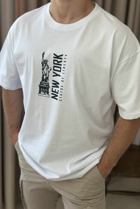 T-SHIRT ME SHKRIME DHE IMAZH PËR MESHKUJ NË NGJYRËN E BARDHË - 3