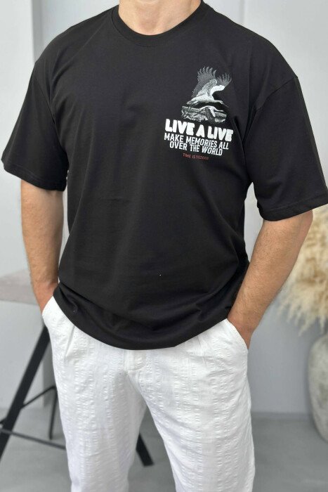 T-SHIRT ME SHKRIME DHE IMAZH PËR MESHKUJ NË NGJYRËN E ZEZË - 1
