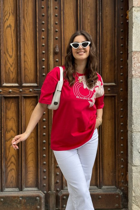 T-SHIRT ME SHKRIME ME DIZAJN PËR FEMRA NË NGJYRËN E KUQE - 3