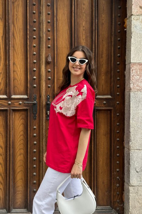 T-SHIRT ME SHKRIME ME DIZAJN PËR FEMRA NË NGJYRËN E KUQE - 5