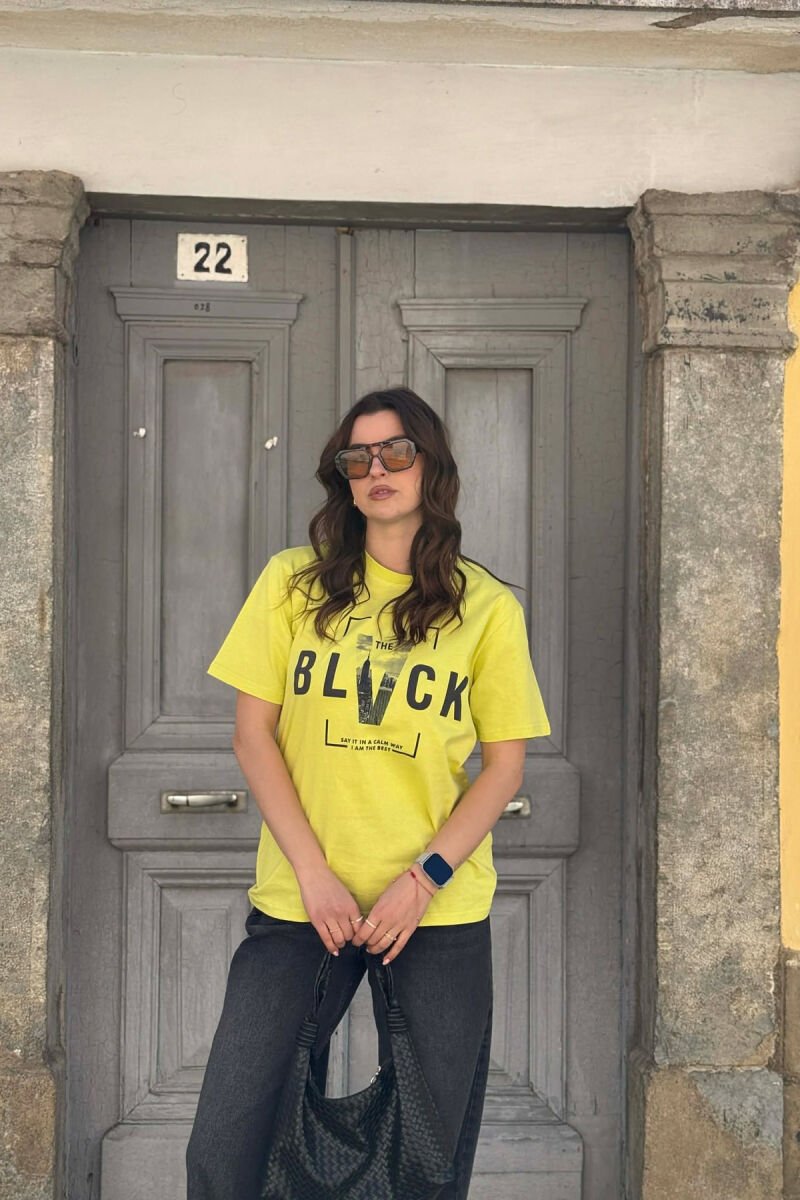 T-SHIRT ME SHKRIME PER FEMRA NE NGJYRE NEON + 6 PALE ÇORAPE DHURATE - 1