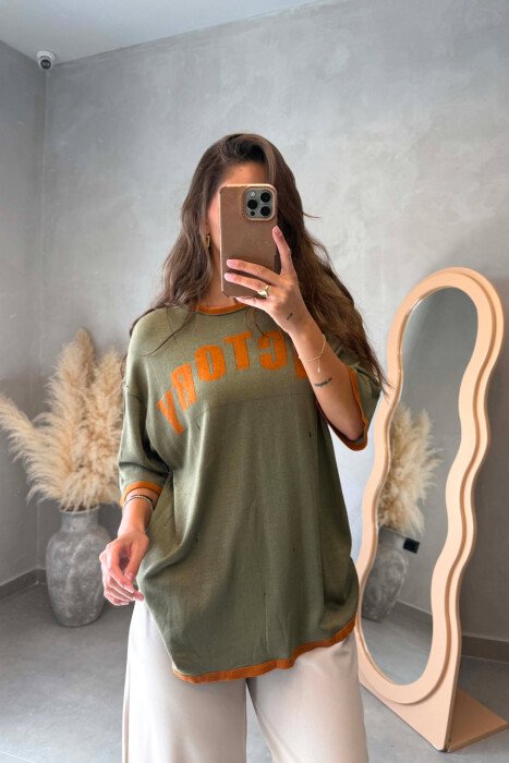 T-SHIRT ME SHKRIME NE PJESEN PARA PER FEMRA NE NGJYRE ULLI - 1