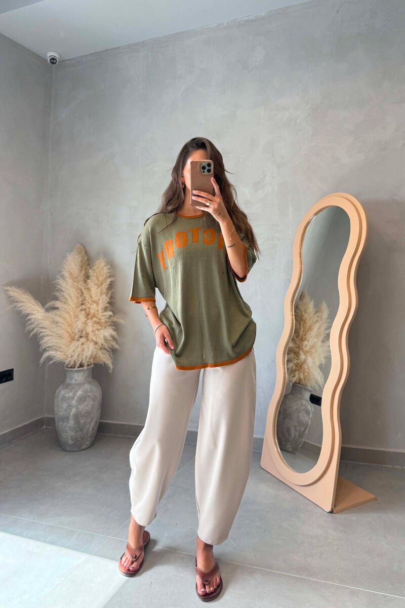 T-SHIRT ME SHKRIME NE PJESEN PARA PER FEMRA NE NGJYRE ULLI - 2