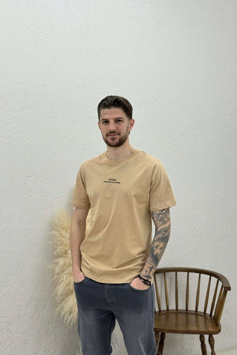 T-SHIRT ME SHKRIME NE PJESEN PARA PER MESHKUJ NE NGJYRE KAFE TE ZBARDHUR - 1