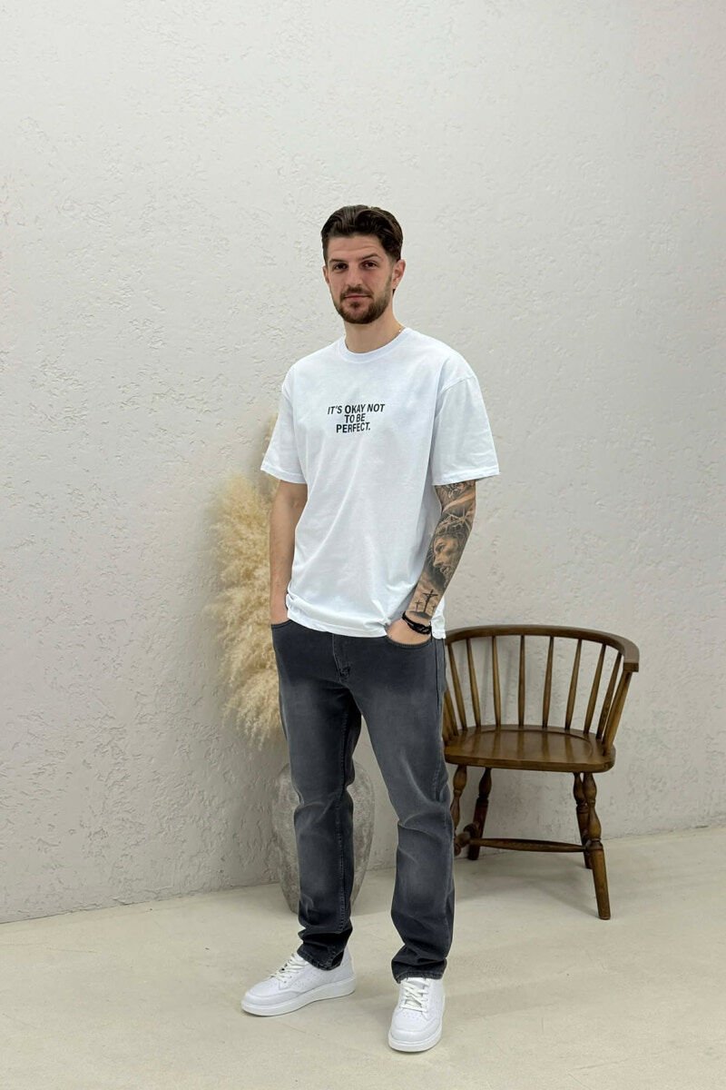 T-SHIRT ME SHKRIME PARA & PAS PER MESHKUJ NE NGJYRE TE BARDHE - 2