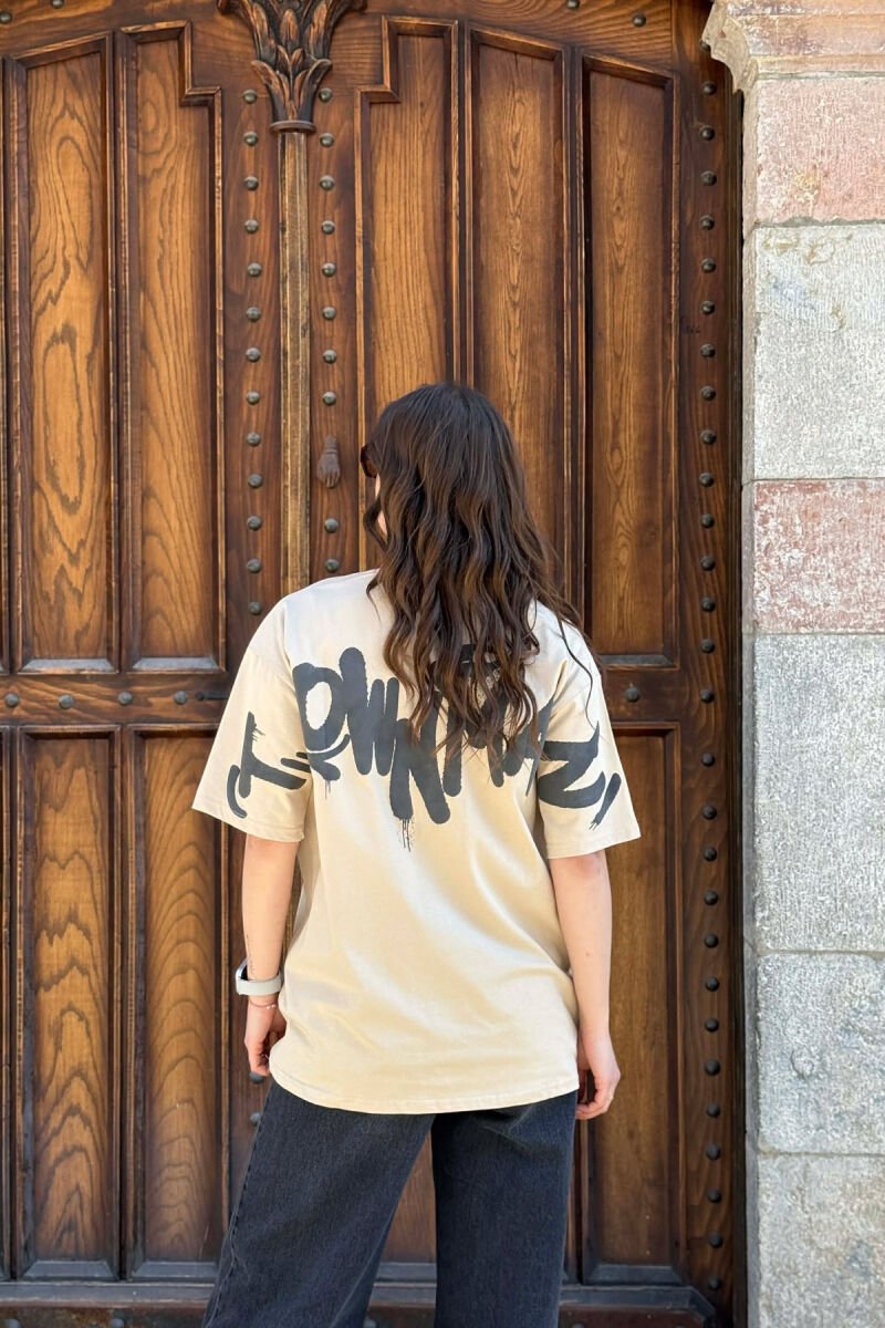 T-SHIRT ME SHKRIME PARS & PAS PER FEMRA NE NGJYRE BEZHE+ 6 PALE ÇORAPE DHURATE - 4