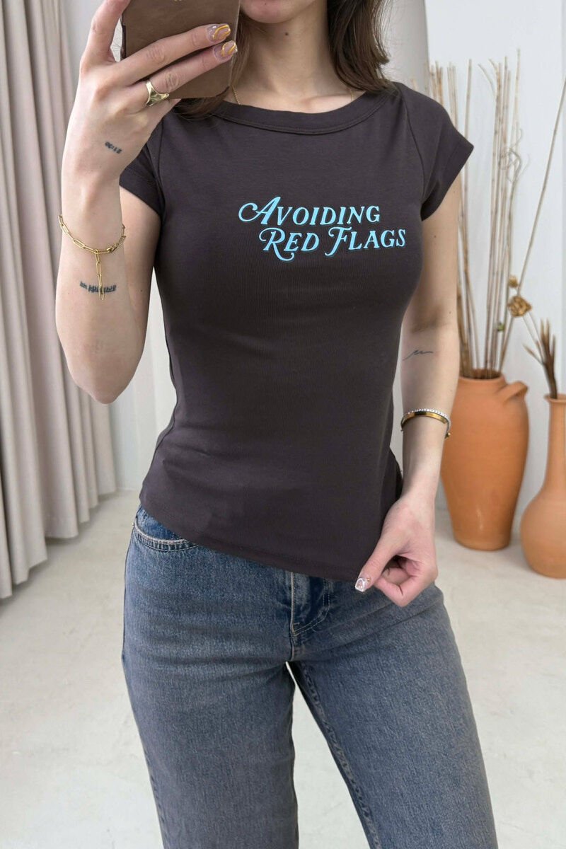 T-SHIRT ME SHKRIME PER FEMRA NE NGJYRE KAFE - 2