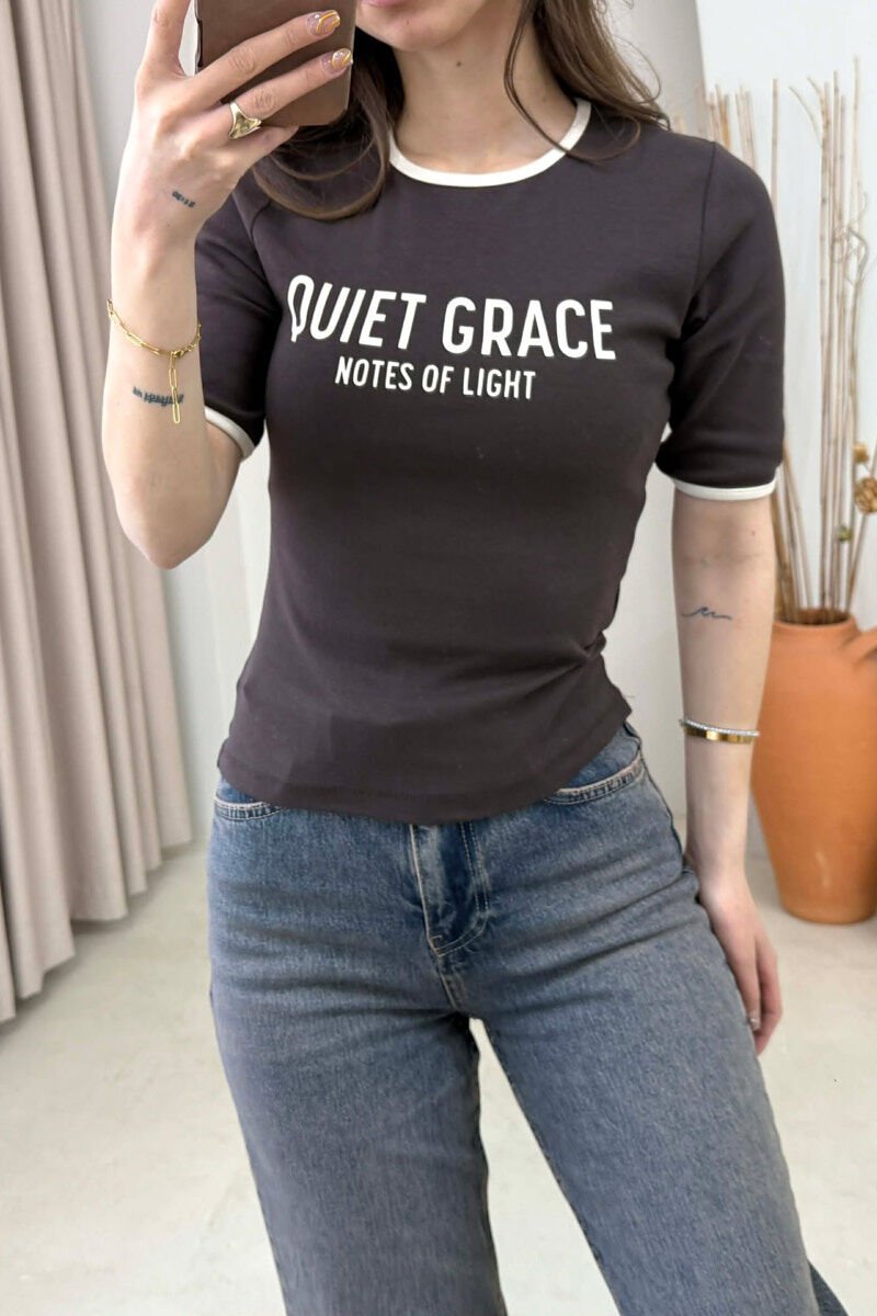 T-SHIRT ME SHKRIME PER FEMRA NE NGJYRE KAFE - 2