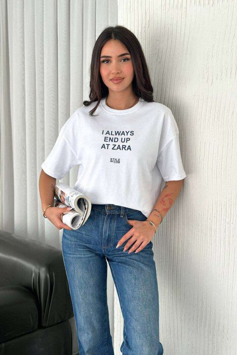 T-SHIRT ME SHKRIME PËR FEMRA NË NGJYRËN E BARDHË 