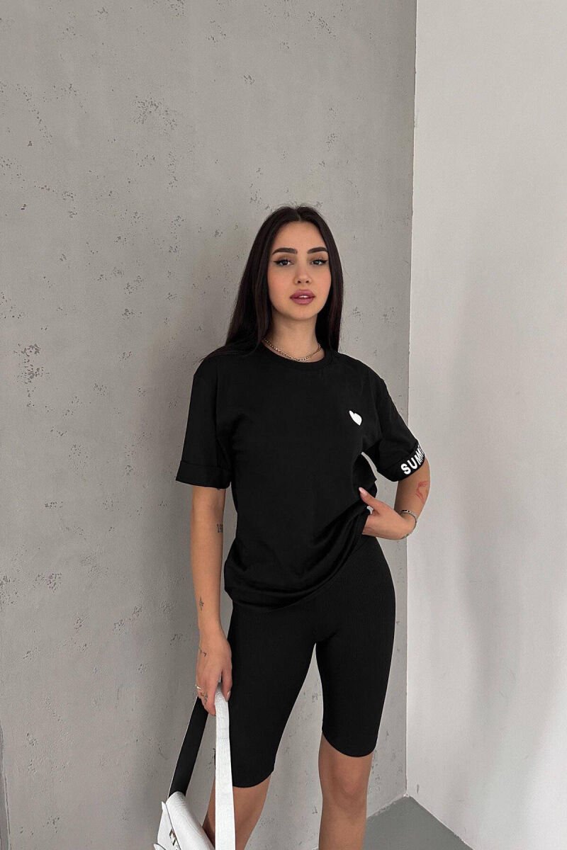 T-SHIRT ME SHKRIME PËR FEMRA NË NGJYRËN E ZEZË - 1